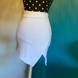 Forever 21 white skirt. Lots of stretch. Size Small.